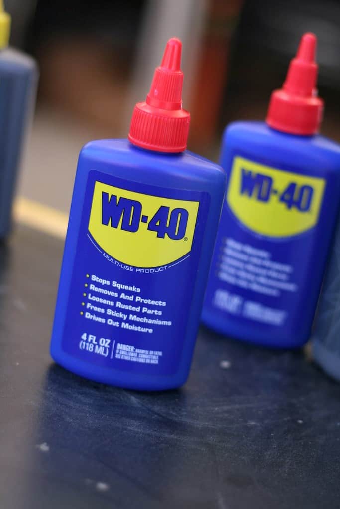 2 kapátka WD-40