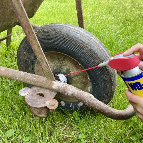 WD-40 a vrzající kolečko